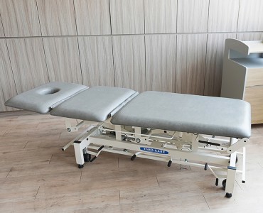 YH210-3 Electric Trifold Treatment Bed (Double Motor Foot Control Type)